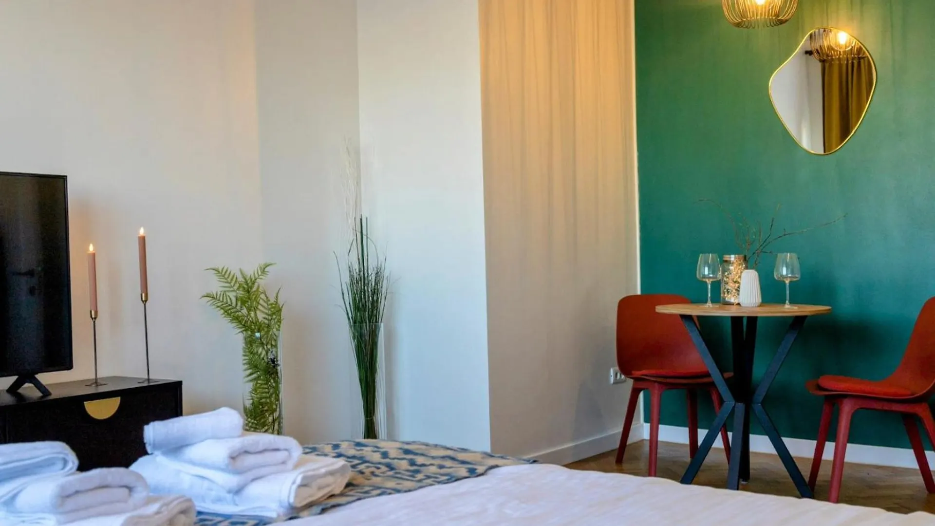 Downtown Forest Boutique Bucharest Apartment